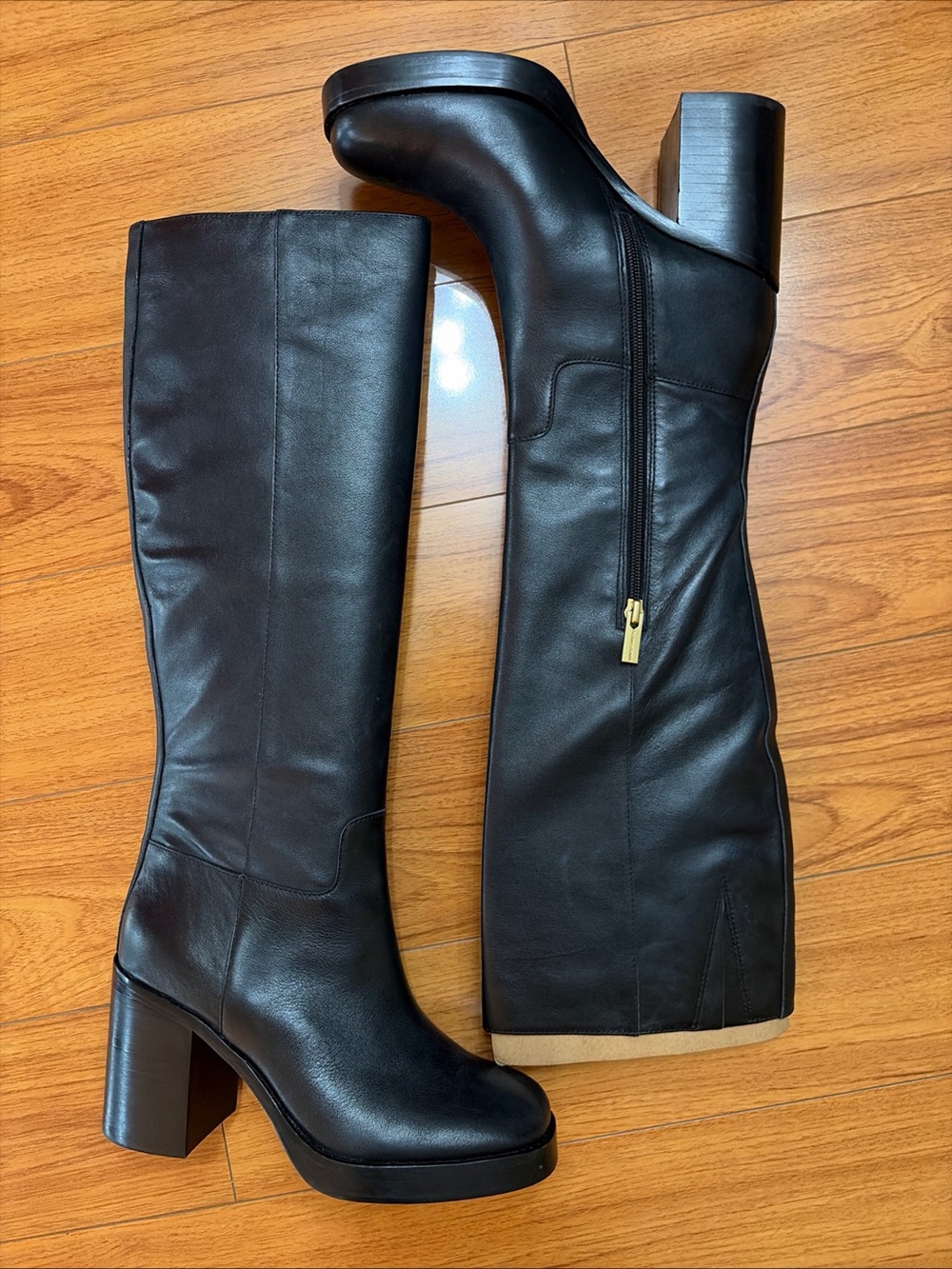 Vince Camuto Gibi Platform Boot Size 8.5M/39.5